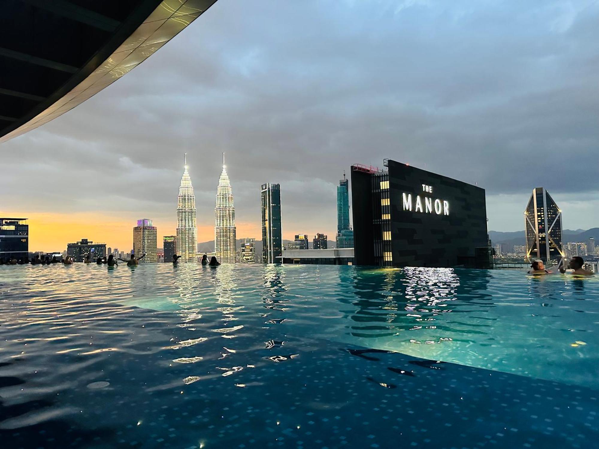 Eaton Service Apartment At Klcc Kuala Lumpur Exterior photo